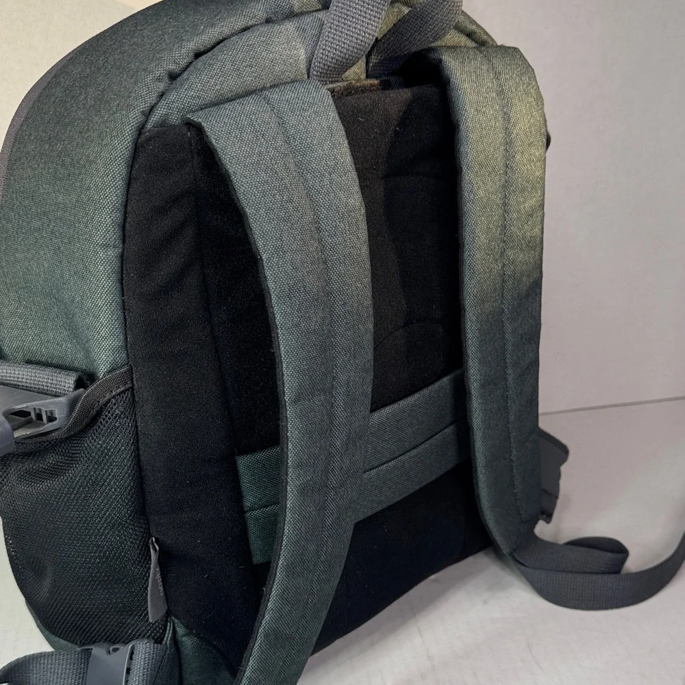 Delsey GoPix Nylon Camera Digital SLR DLSR Convertible Backpack Shoulder Bag